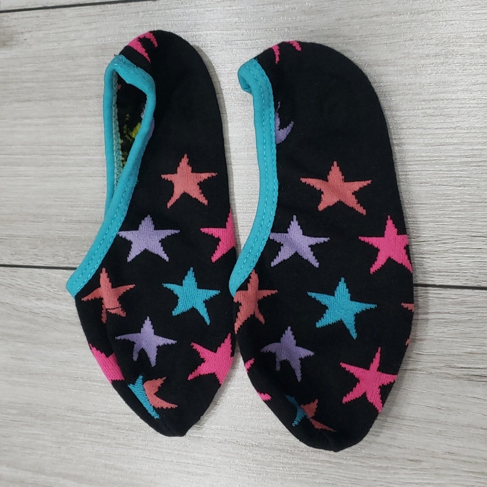 ***Free add on with $25 bundle: NWOT no-show socks